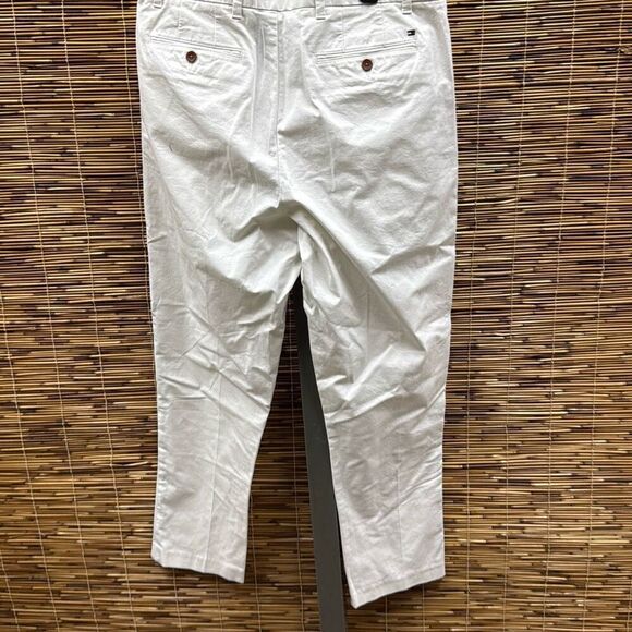 Tommy Hilfiger Men's Single Pleat Varsity Chino Pant - White Suede Size 34W X 32 - Picture 4 of 4